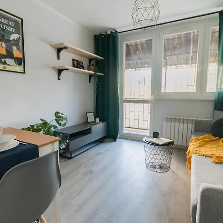 - Great Location - Center - #o5 Apartment