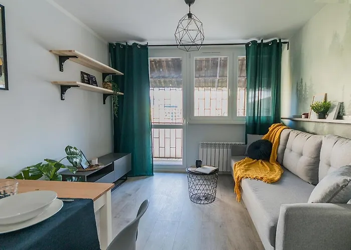 Close-central - Great Location - Center - #o5 *