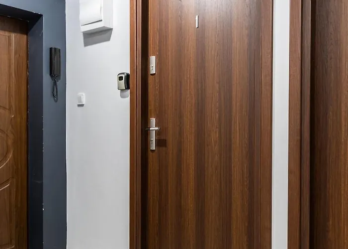 Close-central - Great Location - Center - #o5 *